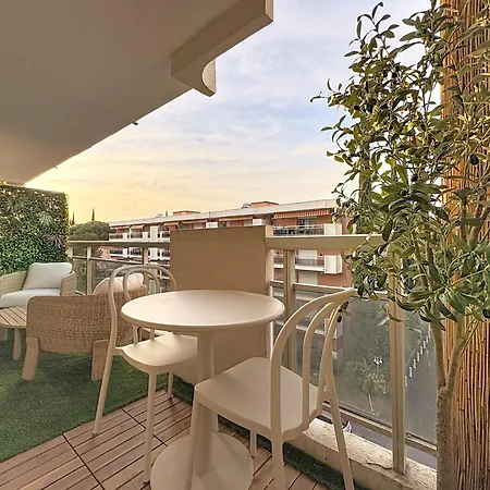 Le Petit - Piscine Et Verdure Saint-Raphael (Var)