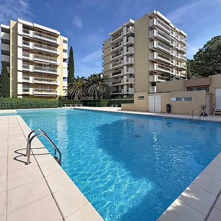 Le Petit - Piscine Et Verdure * Saint-Raphael (Var)
